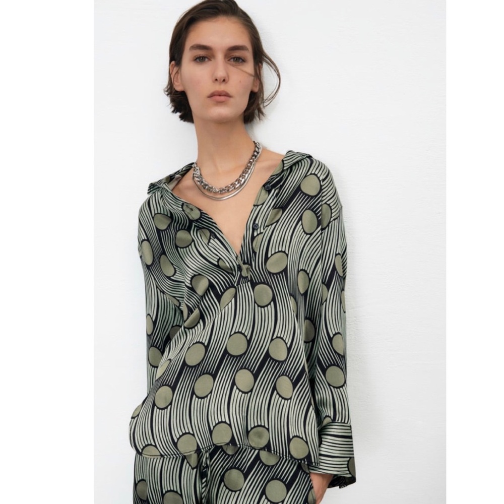 Zara Flowy Printed Blouse. NWT - Picture 5 of 7
